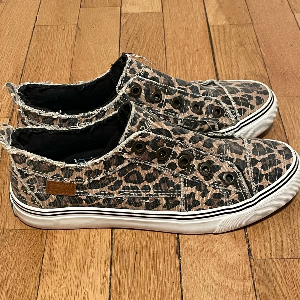 Blowfish Malibu Leopard Print Distressed Canvas Sneakers Women’s 8.5 - Picture 4 of 9